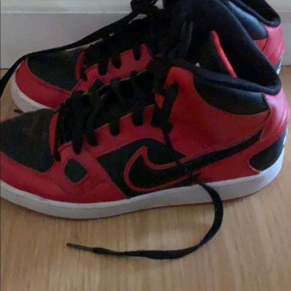 Air Force one Nike’s - Picture 2 of 3